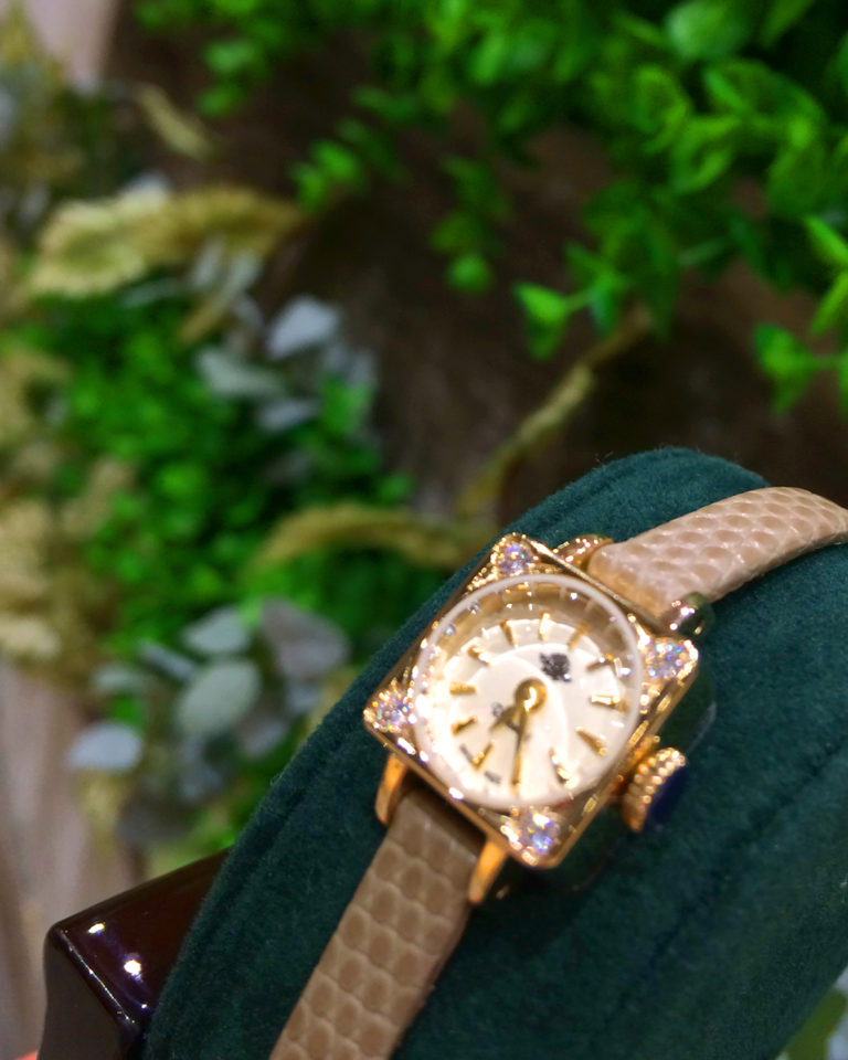 【Rosemont/ロゼモン スイス製の腕時計】カジュアルにもフォーマルにも使える腕時計