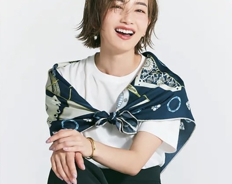 2025年レディースファッションは「スカーフ」が必須アイテム - シュナ